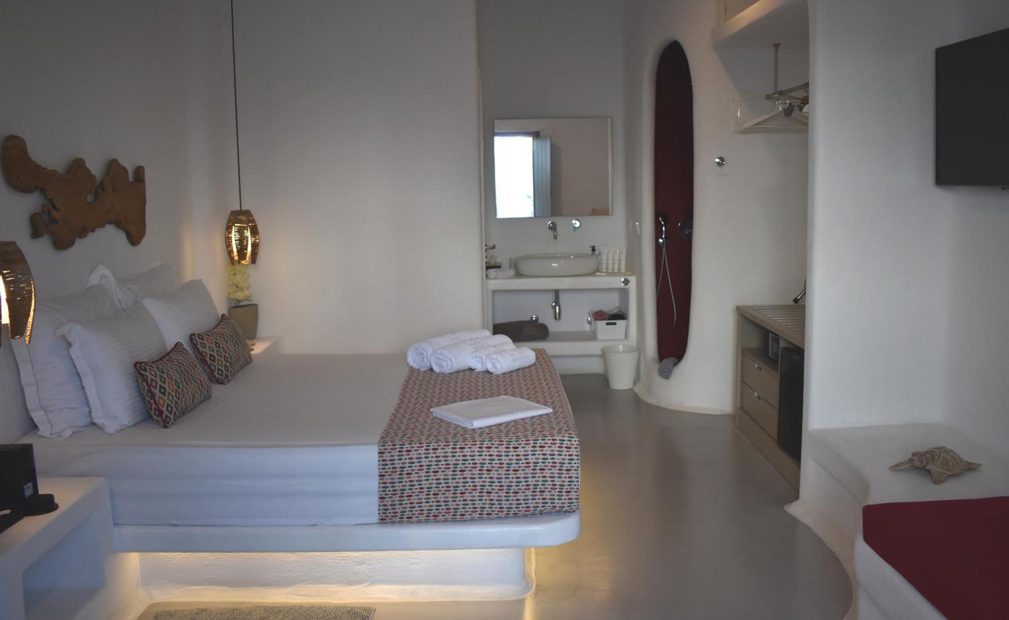 Angels Pillow Luxury Boutique Residence - Adults Only Náousa Quarto foto