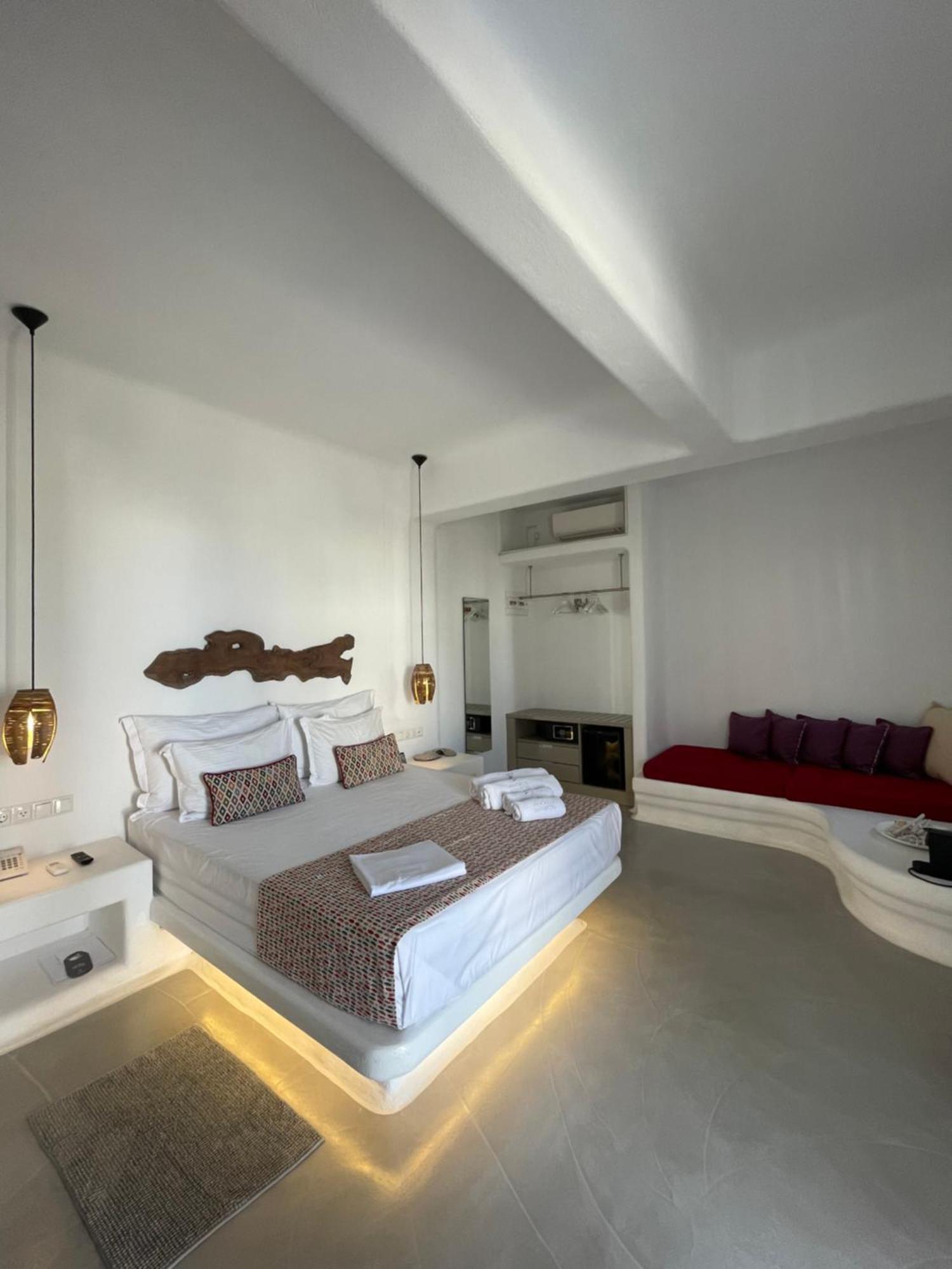 Angels Pillow Luxury Boutique Residence - Adults Only Náousa Quarto foto